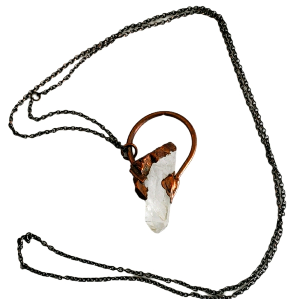 Crystal & copper ring pendant on long chain